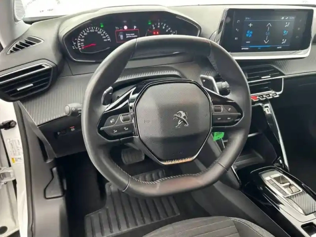 Peugeot 2008 puretech 130 s&amp;s eat8 — photo 9