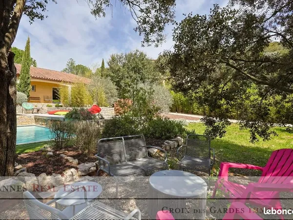 Villa 5 pièces 185 m²