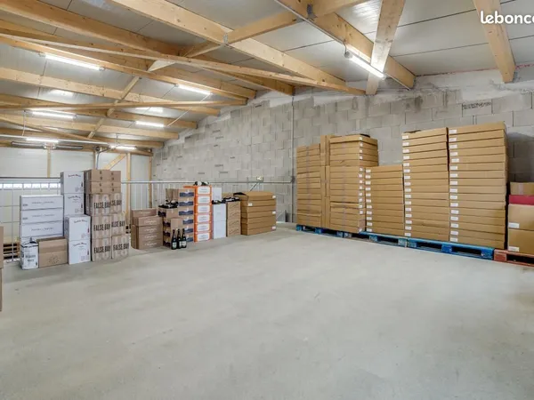 Local d'activité 145 m²