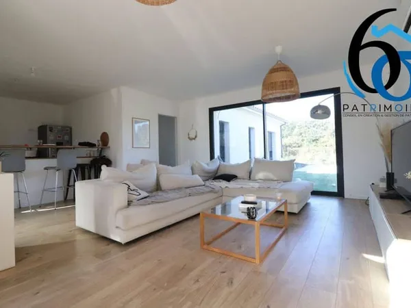 Maison de plain-pied 4 pièces 97 m²