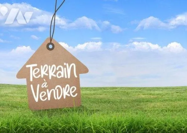 Terrain 899 m²