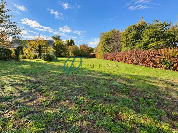 SUCÉ-SUR-ERDRE, TERRAIN CONSTRUCTIBLE DE 919 M2 DANS UN SECT
