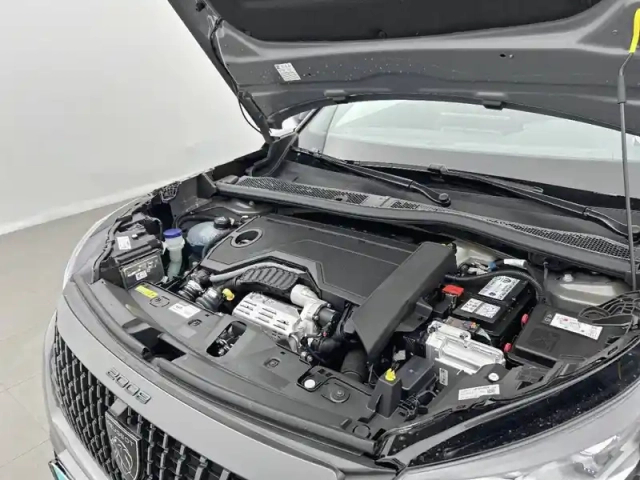 Peugeot 2008 hybrid 145 e-dcs6 — photo 63