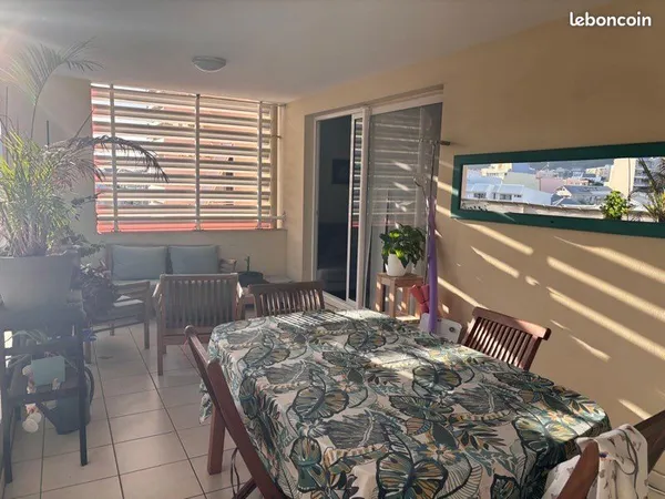 Appartement T4 meublé - St Denis ville - Résidence avec piscine