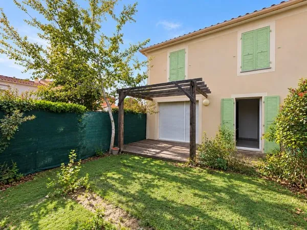 AVIGNON - MAISON 4 PIÈCES AVEC 3 CHAMBRES ET 2 PARKINGS PRIVATIFS