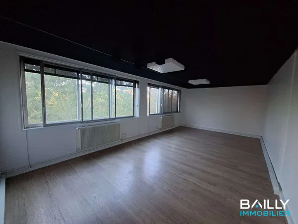 Bureaux 107 m²