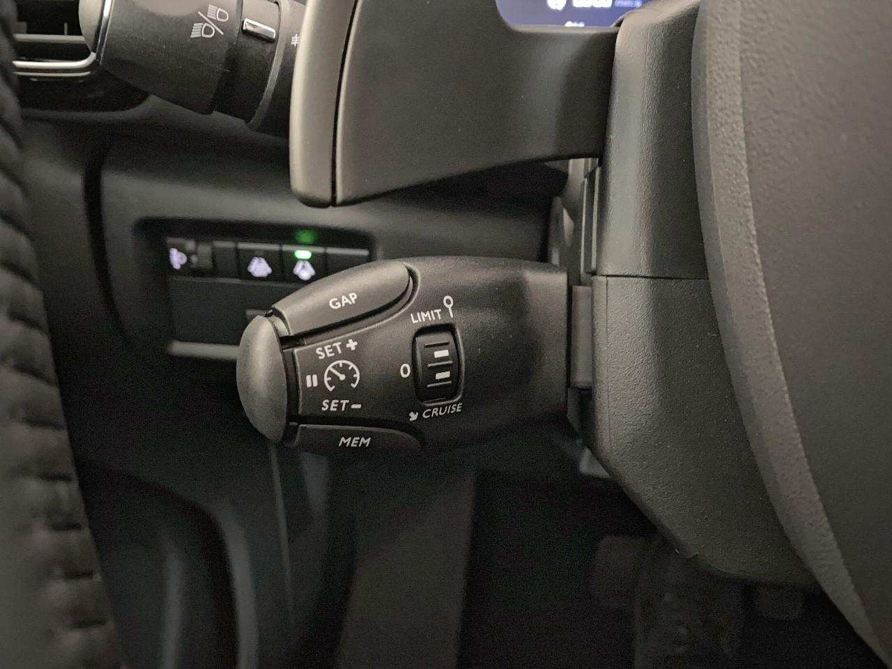 Peugeot 3008 hybrid 145 e-dcs6 allure — photo 20