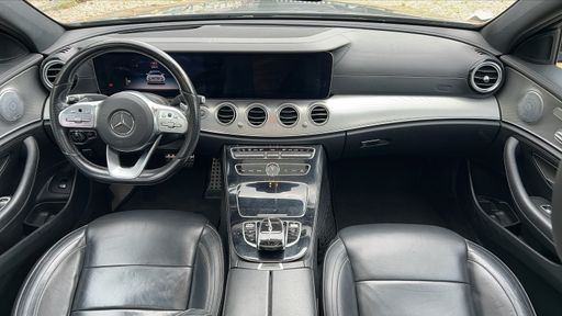 Mercedes Classe E 220 d 194  9G-Tronic - AMG Line – 2018 – 155900 km – Diesel – Boîte Automatique — photo 19