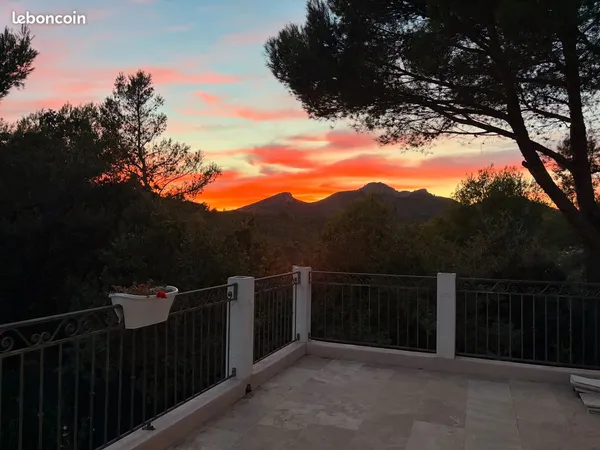 Villa 140 m² - Piscine, 4 chambres, 2 terrasses et vue exceptionnelle