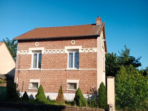 Maison individuelle sur terrain de 1000 m2 dont 650 m2 à bâtir