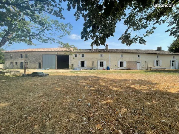 Ancien corps de ferme à rénover