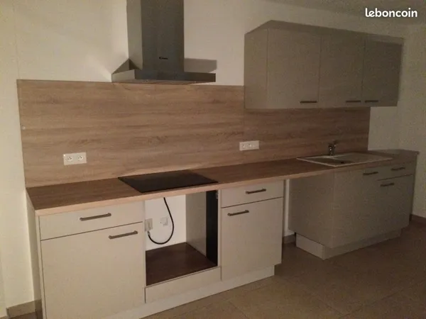 À louer - T2 de 41 m² avec loggia et parking - Elne (570 CC)
