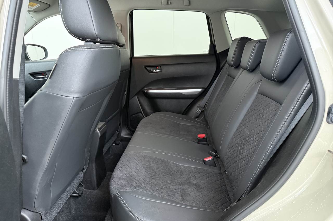 Suzuki Vitara — photo 8