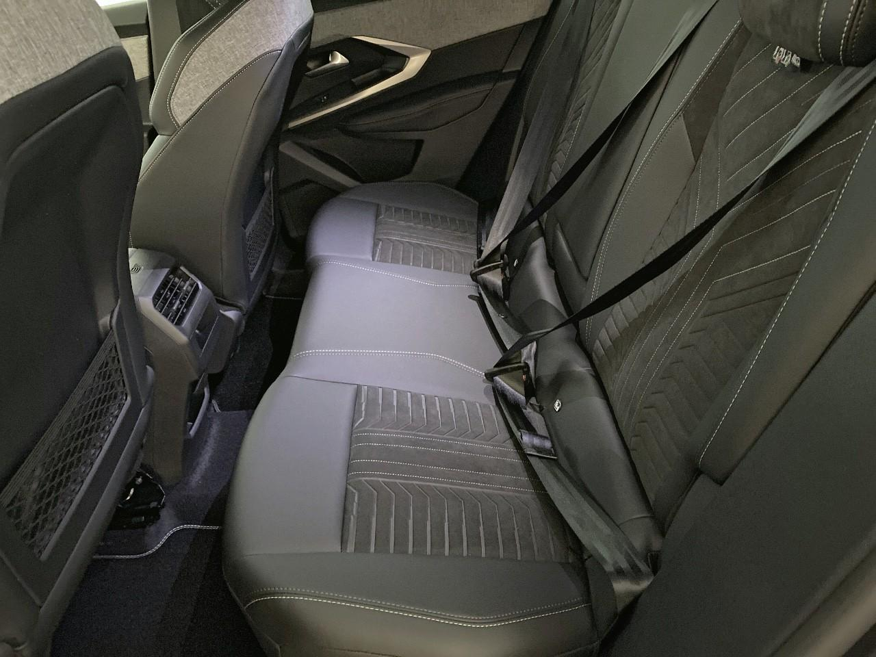 Peugeot 3008 hybrid 145 e-dcs6 gt — photo 10