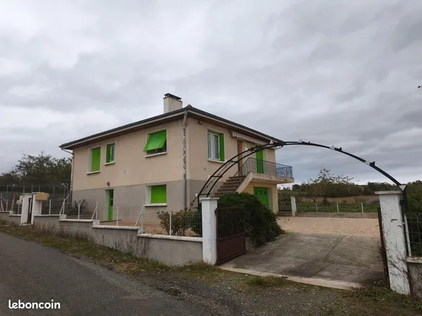 Maison Individuelle sur grand terrain