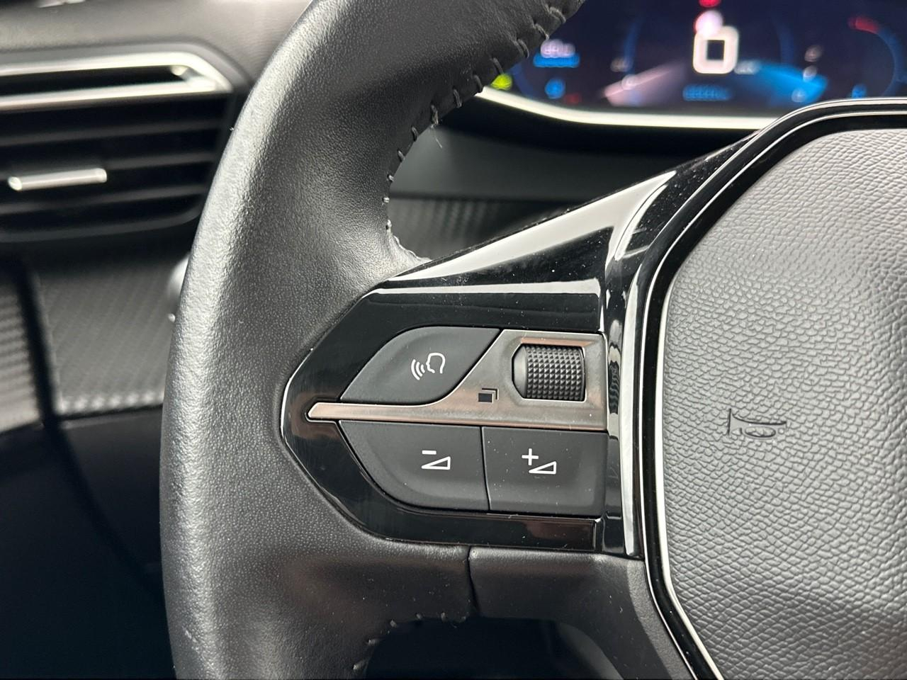 Peugeot 208 puretech 100 s&s bvm6 allure — photo 20
