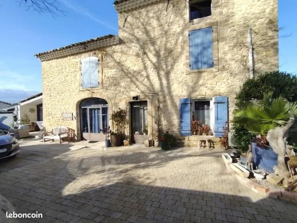 Mas 7 pièces 220 m²