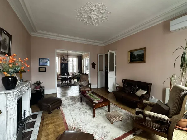 Appartement 7 pièces 174 m²