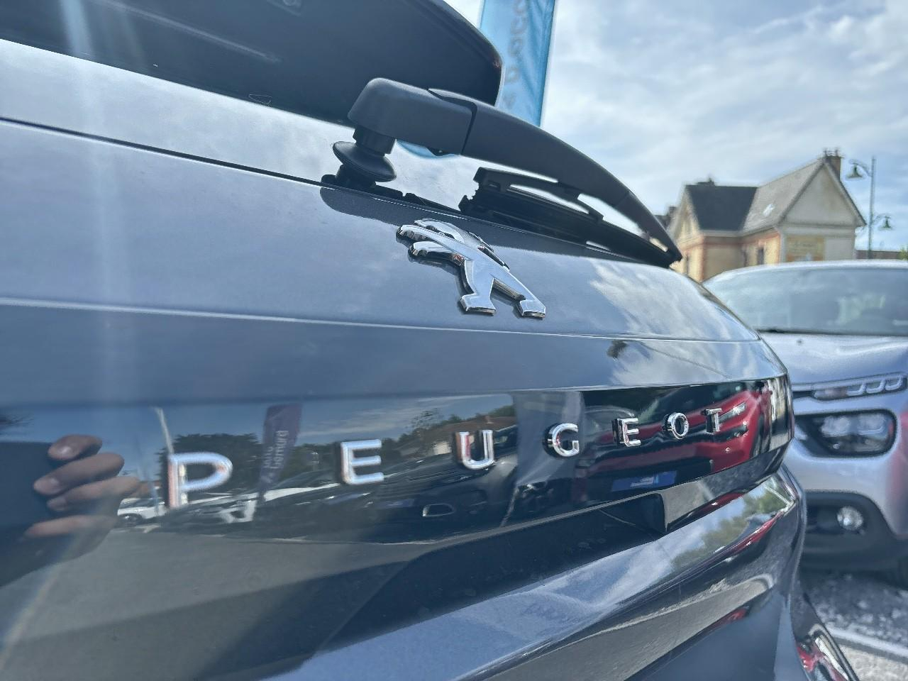 Peugeot 208 1.2 puretech 100ch s&s allure — photo 13