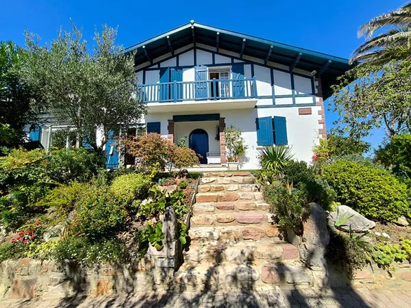Maison 8 pièce(s) 185 m2