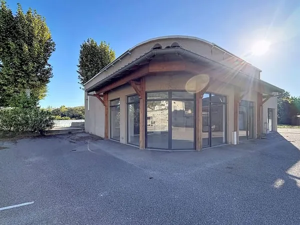 Local commercial 130 m²