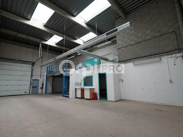 Local d'activité 394 m²