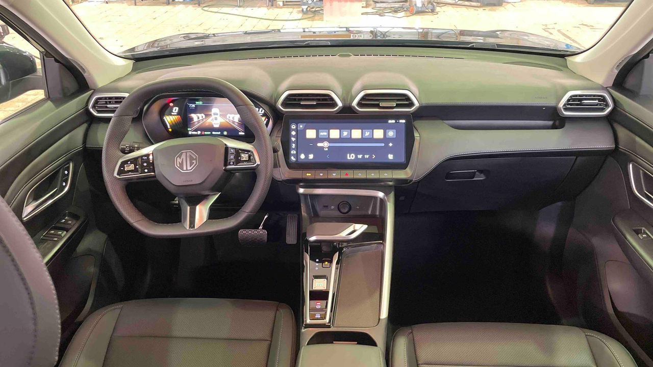 MG ZS 1.5 L Hybrid+ 197 ch — photo 22