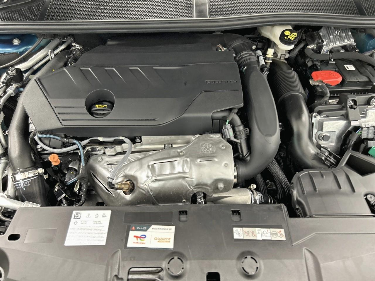 Peugeot 308 phev 180 e-eat8 gt — photo 15