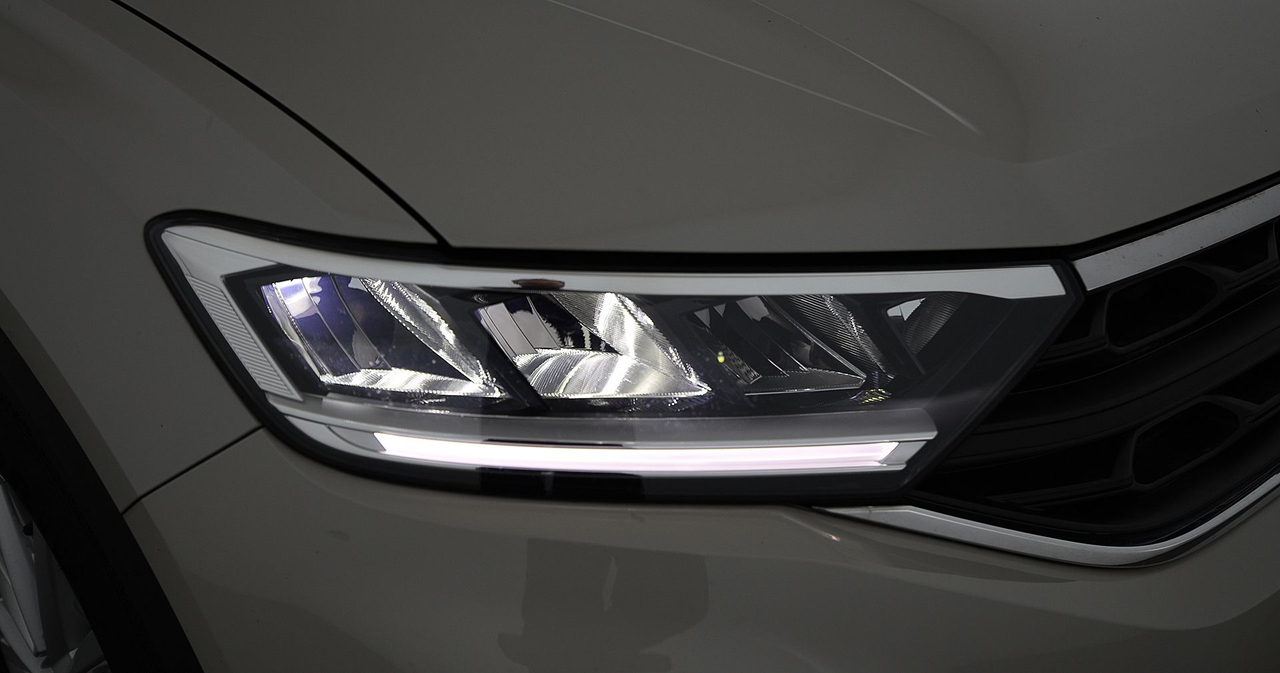 Volkswagen T-Roc — photo 15