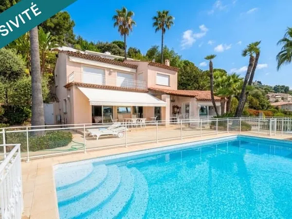 Villa ultra-securisée et pérenniser en beton banché.Vue panoramique exeptionnelle piscine et cadre i