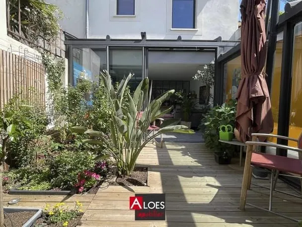Maison Aigues-Mortes intra-muros 6 pièces avec patio et garage