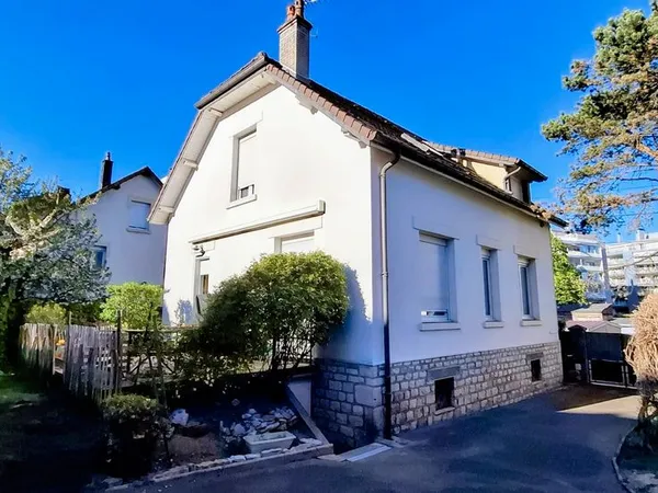 Maison 136 m² avec jardin et double garage - Quartier Viotte - Chasnot