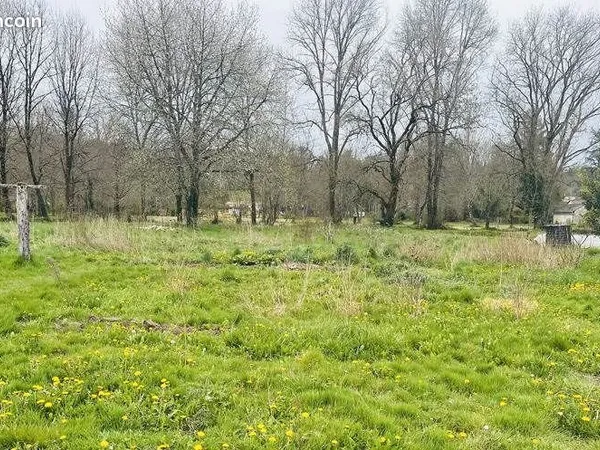 Terrain 2 000 m² Vergt