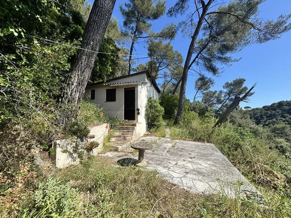 Maison à rénover 40 m2 sur terrain 2630 m2