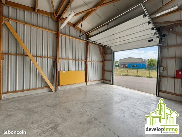 Local d'activité 198 m²