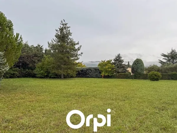 Terrain 2464 m²