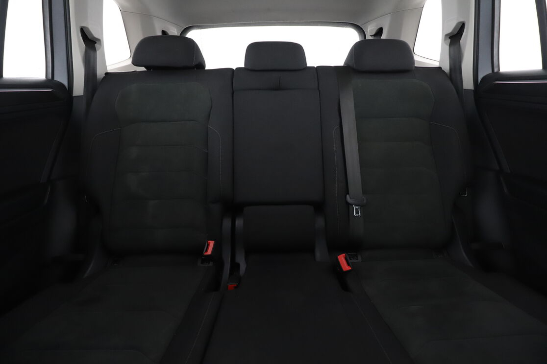Volkswagen Tiguan Allspace 2.0 TDI Carat DSG7 — photo 14
