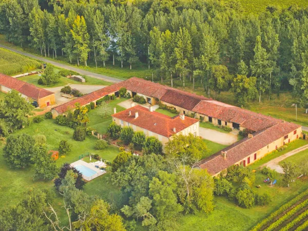 Château à vendre BAS ARMAGNAC (32) - Avec deux gites, dépendances, piscine et parc - 1 ha 67