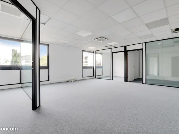 Bureaux 701 m²