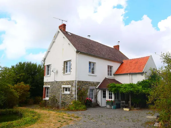 Maison 10 pièces 144 m²
