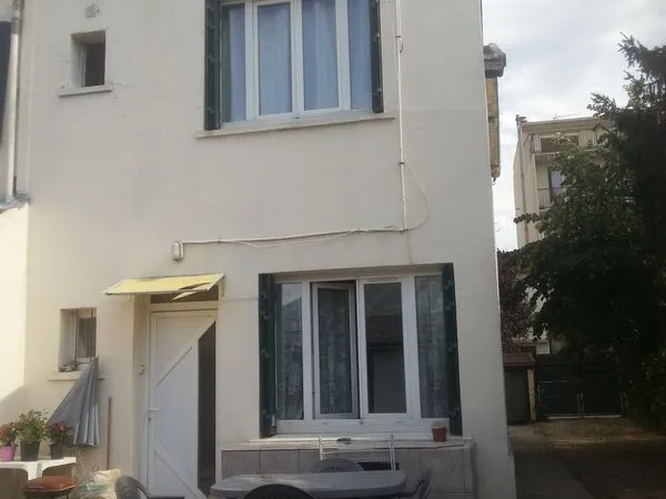 Appartement F3/4 de 68 m² habitables avec travaux - 160 000
