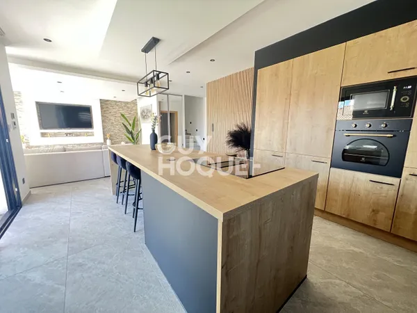 THUIR, à vendre maison récente contemporaine, 5 pièces avec garage, jardin et piscine.