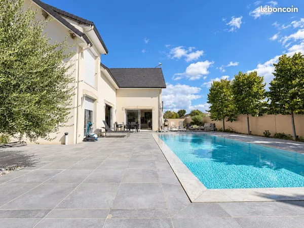 Propriété 6 pièces 270 m²