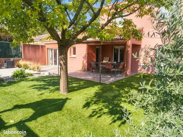 Maison familiale de 110 m² - 4 chambres, jardin paysager & double garage
