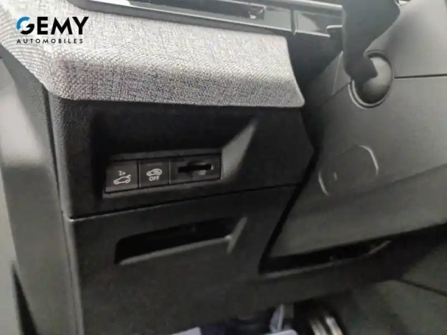 Peugeot 5008 hybrid 145 ch e-dcs6 — photo 17