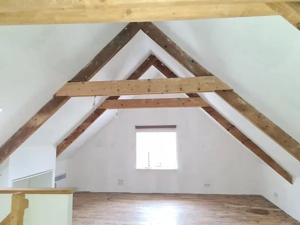 Exclusivité - Le Croisty - Maison de 135.36 m2 - 6 pièces - 3 chambres - Jardinet 20 m2 - Prix 123.0