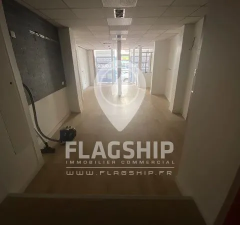 Boutique 75 m² ASNIERES SUR SEINE