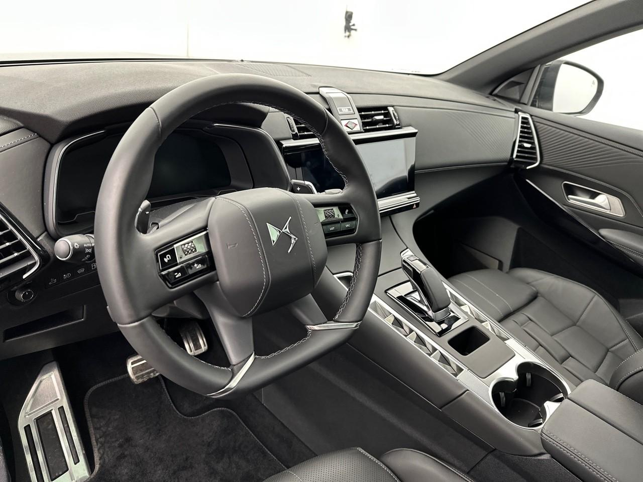 Ds Ds 7 crossback hybride rechargeable e-tense 225 eat8 opera — photo 8