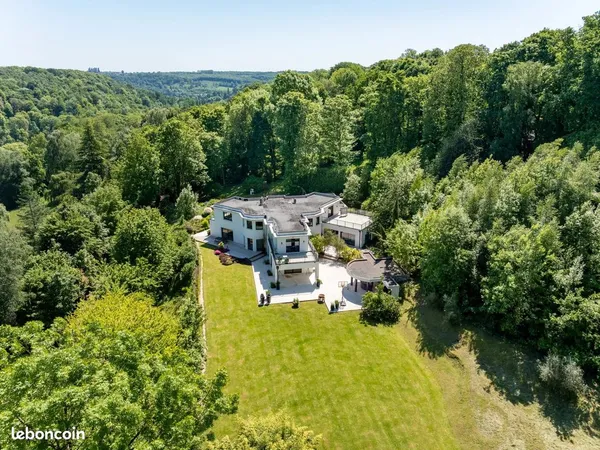 Villa 10 pièces 468 m²