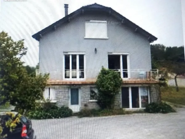 Maison 9 pièces 225 m²